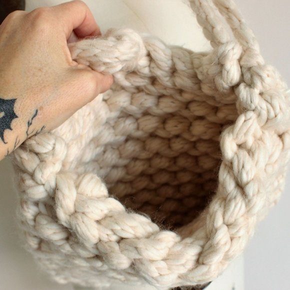 Handknit Tote Bag, Extra Chunky Ivory Yarn Knit, Vintage Wooden Button - Picture 6 of 12
